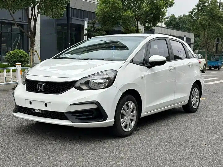 Открыть фотографии: Honda Fit IV