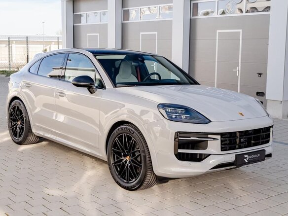 2026 Porsche Cayenne Coupé III Рестайлинг, серый, 17300000 рублей - вид 3