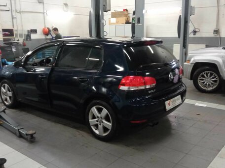 2011 Volkswagen Golf VI, синий, 774000 рублей, вид 4