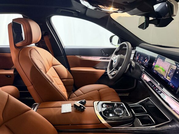2025 BMW 7 серии 740d xDrive VII (G70), чёрный - вид 9