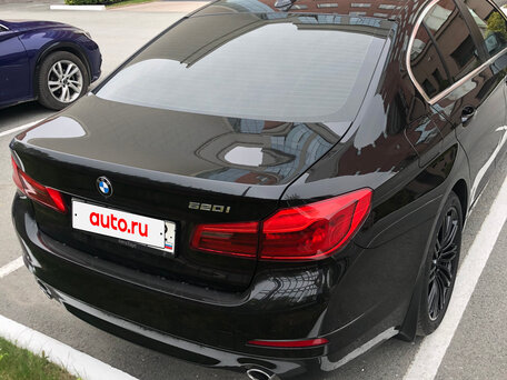 2019 BMW 5 серии 520i VII (G30/G31/G38), чёрный, 3799999 рублей, вид 4