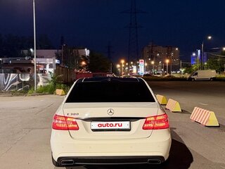 2010 Mercedes-Benz E-Класс 300 IV (W212, S212, C207), белый, 1590000 рублей, вид 4