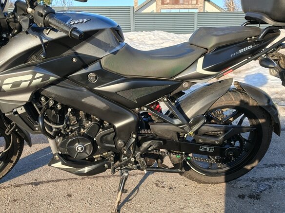 2022 Bajaj Pulsar NS 200, серый, 230000 рублей - вид 4