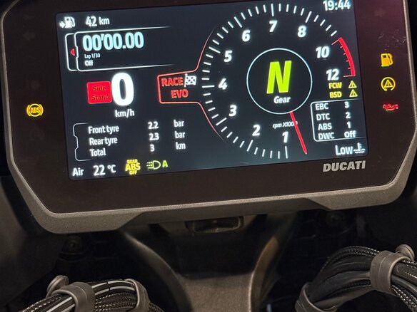 2026 Ducati Multistrada V4, чёрный, 4290000 рублей - вид 11