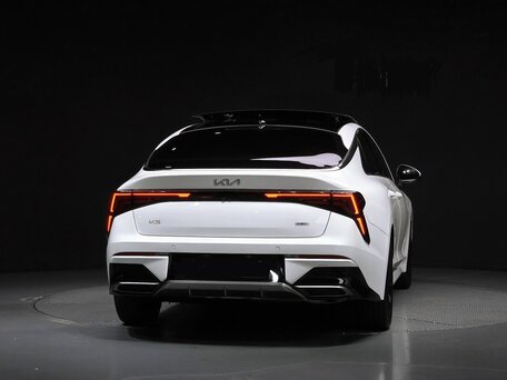 2023 Kia K5 III Рестайлинг, белый, 3000008 рублей, вид 4