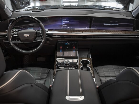 2025 Cadillac Escalade ESV V Рестайлинг, чёрный - вид 27