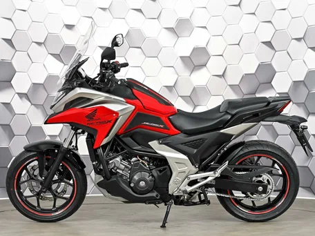2021 Honda NC 750X, красный, 977000 рублей, вид 4