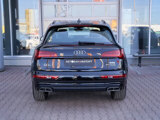 2025 Audi Q5 L 45 TFSI II (FY) Рестайлинг, чёрный, 6749900 рублей, вид 4