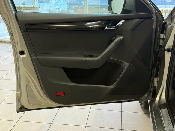 2015 Skoda Octavia III (A7), бежевый, 1475000 рублей - вид 10
