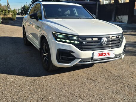 2019 Volkswagen Touareg III, белый, 4100000 рублей, вид 2
