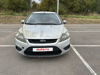 2011 Ford Focus II Рестайлинг, серебристый, 270000 рублей, вид 1