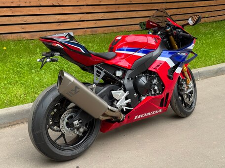 2025 Honda CBR 1000 RR/RA Fireblade, красный, 2950000 рублей, вид 4
