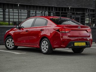 2017 Kia Rio IV, красный, 760000 рублей, вид 3
