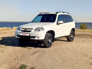 2012 Chevrolet Niva I Рестайлинг, белый, 550000 рублей, вид 1