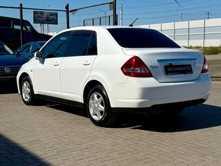 2005 Nissan Tiida I, белый, 649990 рублей, вид 3