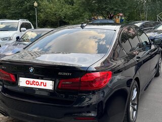 2020 BMW 5 серии 530i xDrive VII (G30/G31/G38), чёрный, 4400000 рублей, вид 3