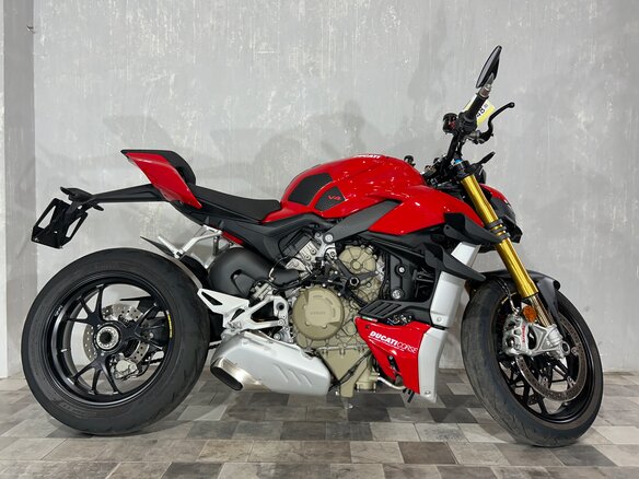 2020 Ducati Streetfighter V4, красный, 1745000 рублей