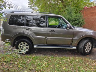 2015 Mitsubishi Pajero IV Рестайлинг 2, коричневый, 2360000 рублей, вид 3