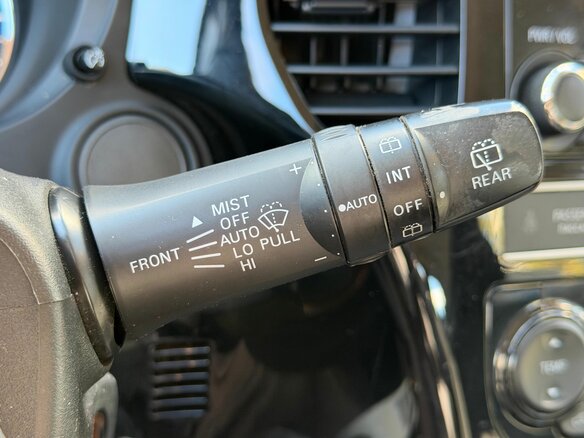 2018 Mitsubishi Outlander III Рестайлинг 3, серебристый, 2159000 рублей - вид 15