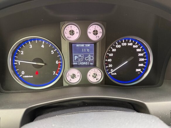 2011 Lexus LX 570 III, серебристый, 3950000 рублей - вид 4