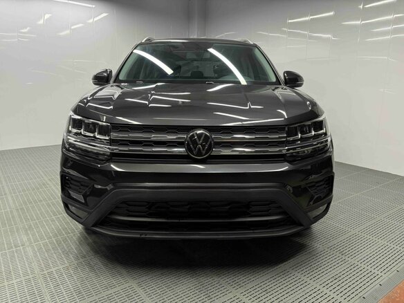 2023 Volkswagen Tharu I, серый, 1890000 рублей - вид 2