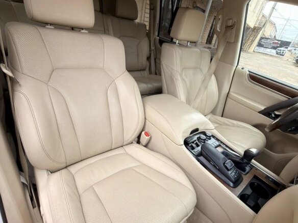 2016 Lexus LX 450d III Рестайлинг 2, белый, 6700000 рублей - вид 9