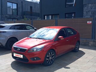 2010 Ford Focus II Рестайлинг, красный, 500000 рублей, вид 1