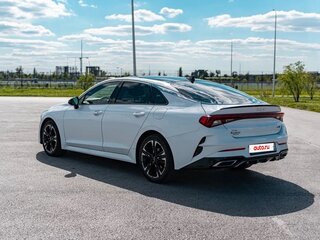 2021 Kia K5 III, белый, 2390000 рублей, вид 4