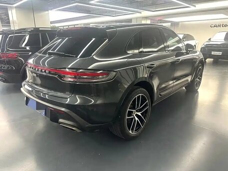 2022 Porsche Macan I Рестайлинг 2, серый, 4909000 рублей, вид 4