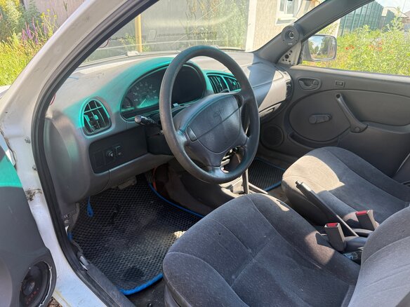 1999 Chevrolet Metro, белый, 60000 рублей - вид 4