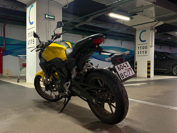 2023 Honda CB 300R, жёлтый, 450000 рублей - вид 5