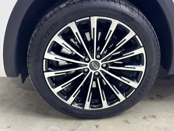 2026 Geely Monjaro I Рестайлинг 2 (China Market), белый, 4090000 рублей - вид 12