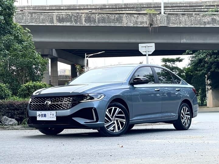 Открыть фотографии: Volkswagen Lavida III Рестайлинг