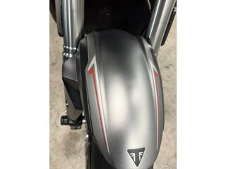 2017 Triumph Street Triple, серый, 699000 рублей, вид 4