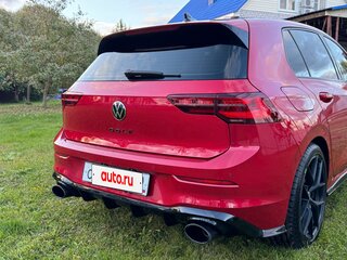 2022 Volkswagen Golf VIII, красный, 3000000 рублей, вид 5