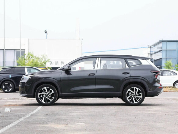 2026 Jetta VS8, серый, 2390000 рублей - вид 3