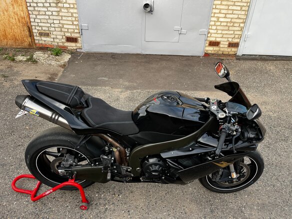 2008 Yamaha YZF-R1, чёрный, 630000 рублей - вид 3