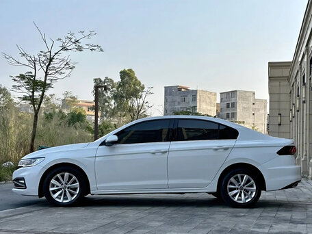 2022 Volkswagen Bora IV, белый, 1390000 рублей, вид 3