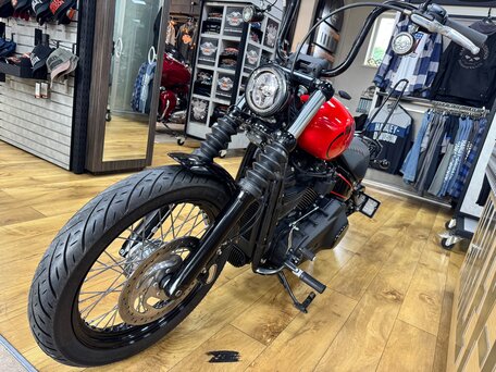 2021 Harley-Davidson Street Bob, красный, 1190000 рублей, вид 5