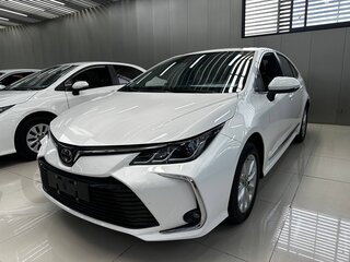 2022 Toyota Corolla XII (E210), белый, 1615000 рублей, вид 4