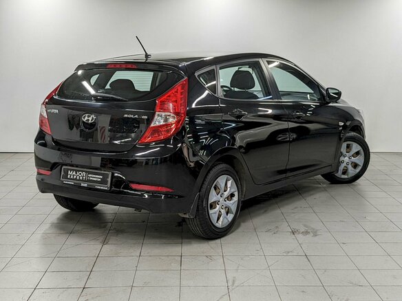 2015 Hyundai Solaris I Рестайлинг, чёрный - вид 4