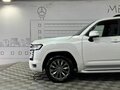 2024 Toyota Land Cruiser 300 Series, белый - вид 11
