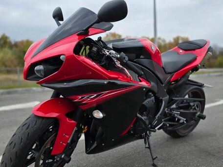 2013 Yamaha YZF-R1, красный, 1150000 рублей, вид 1