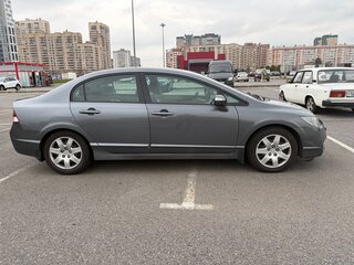 2010 Honda Civic VIII Рестайлинг, серый, 1200000 рублей, вид 4