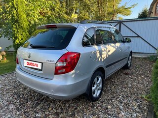 2013 Skoda Fabia II Рестайлинг, серебристый, 699000 рублей, вид 3