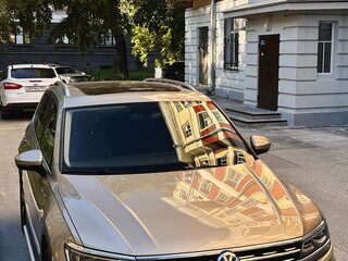 2017 Volkswagen Tiguan II, бежевый, 2500000 рублей, вид 2