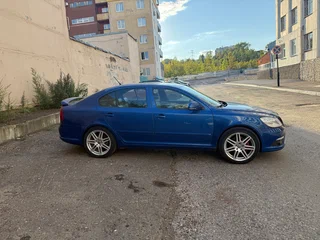 2011 Skoda Octavia RS II Рестайлинг, синий, 900000 рублей, вид 2