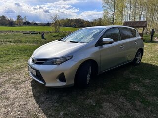 2014 Toyota Auris II, серый, 980000 рублей, вид 2