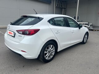 2018 Mazda 3 III (BM) Рестайлинг, белый, 1600000 рублей, вид 5