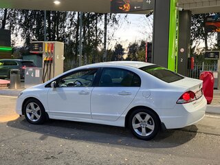 2010 Honda Civic VIII Рестайлинг, белый, 830000 рублей, вид 2